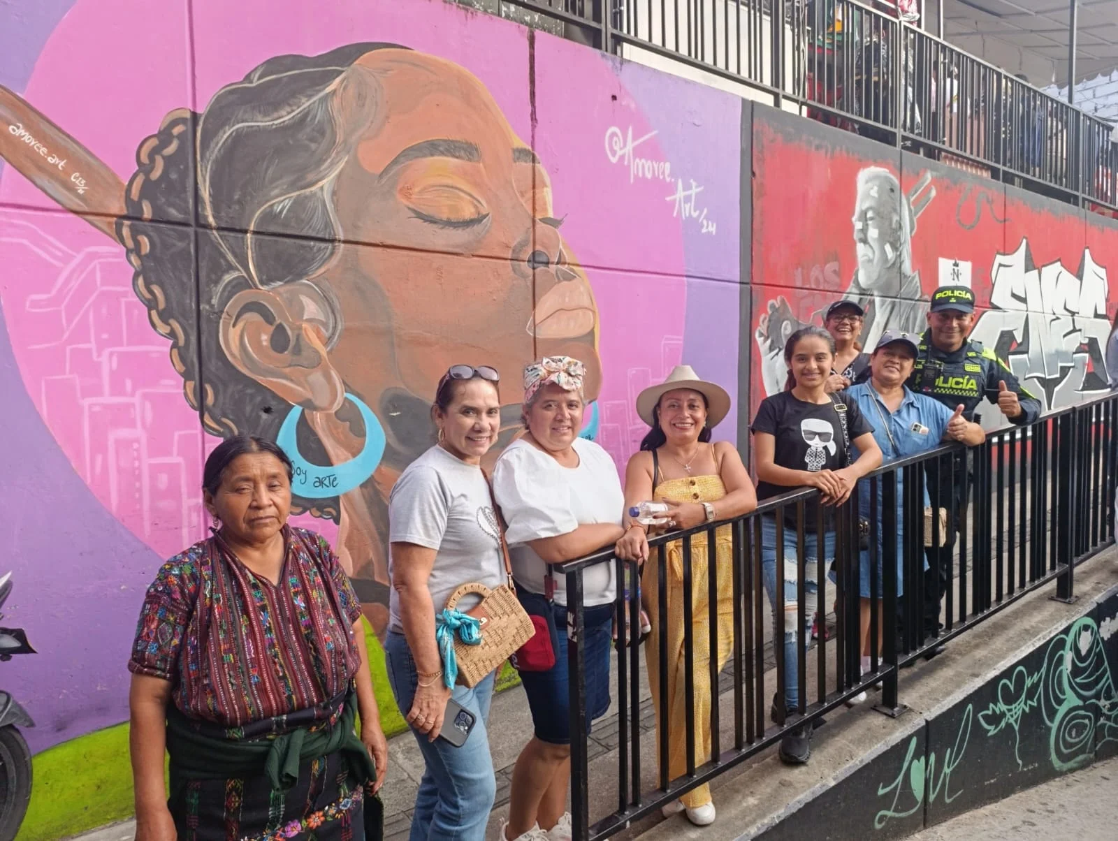 City Tour + Comuna 13 1 City Tour + Comuna 13
